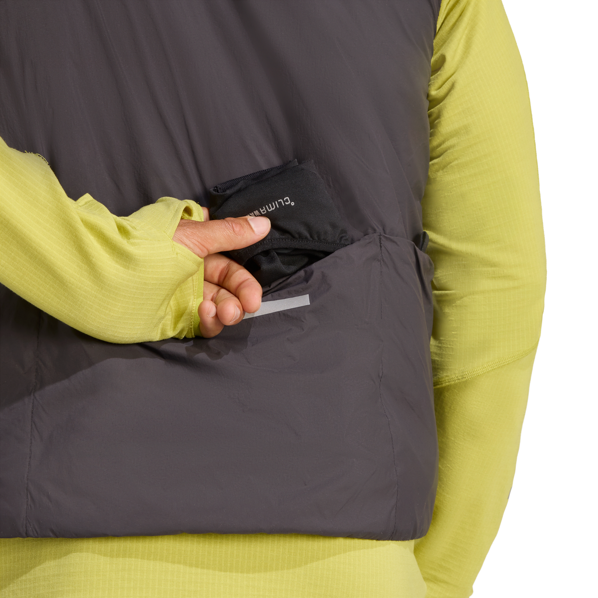 ADIDAS - Adi365 Running CLIMAWARM Vest - Uomo - Black - image 6