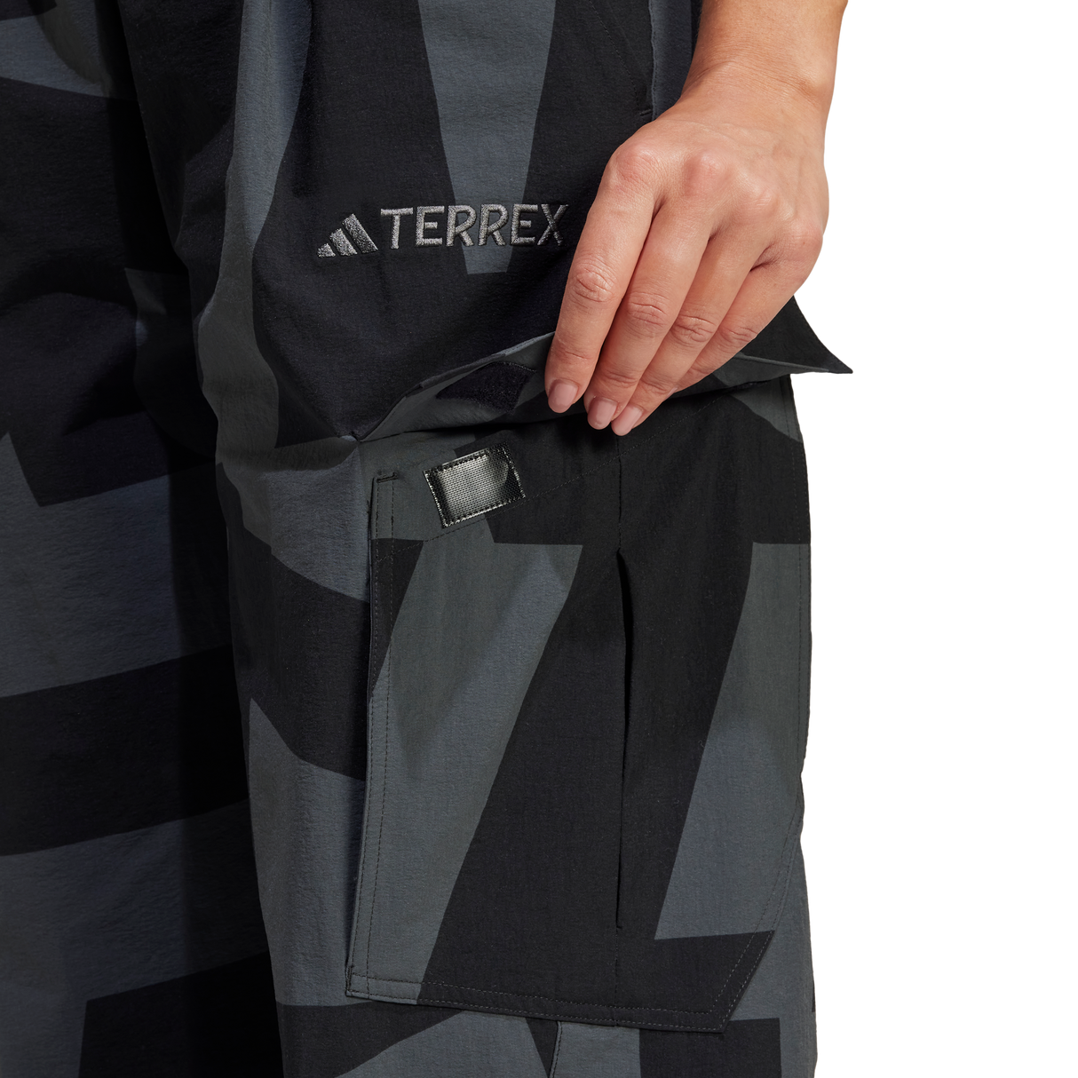ADIDAS - Pantaloni TERREX Xploric Cargo Printed - Donna - Black - image 6