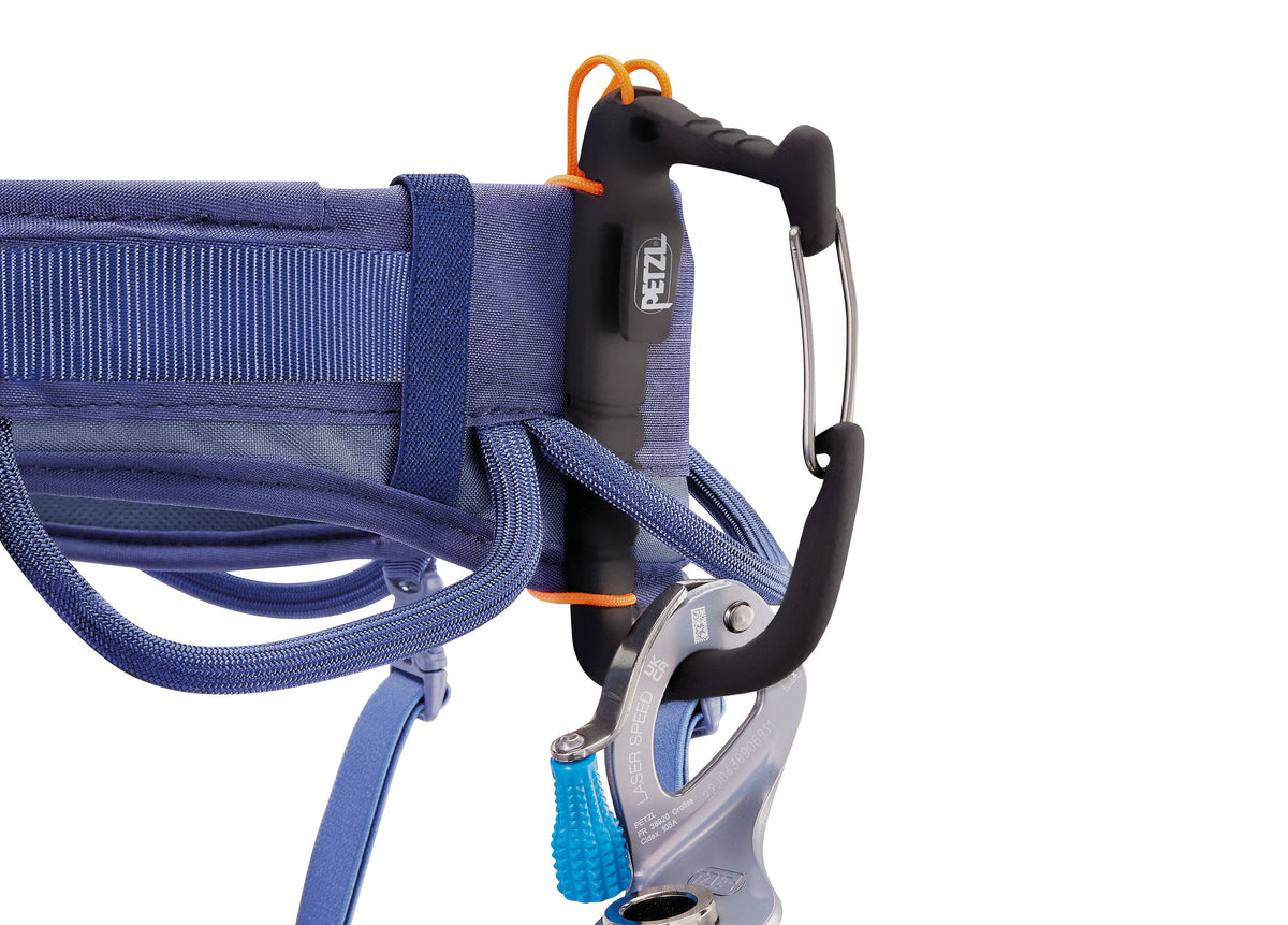 C052AB-CORAX-LT-BLUE-focus-3