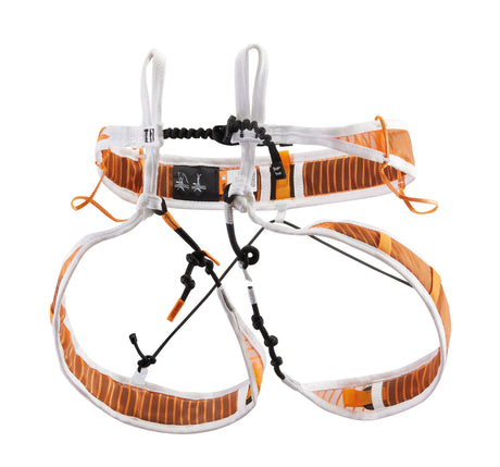 C002BA-FLY-focus-1